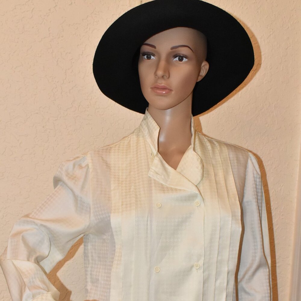 Vintage ivory, long-sleeved blouse by Julien Paris US 8